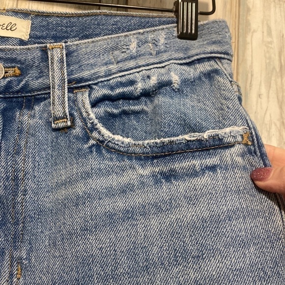 NWOT Madewell Jeans The Momjean in Melva Wash | Size 25 - Picture 14 of 16